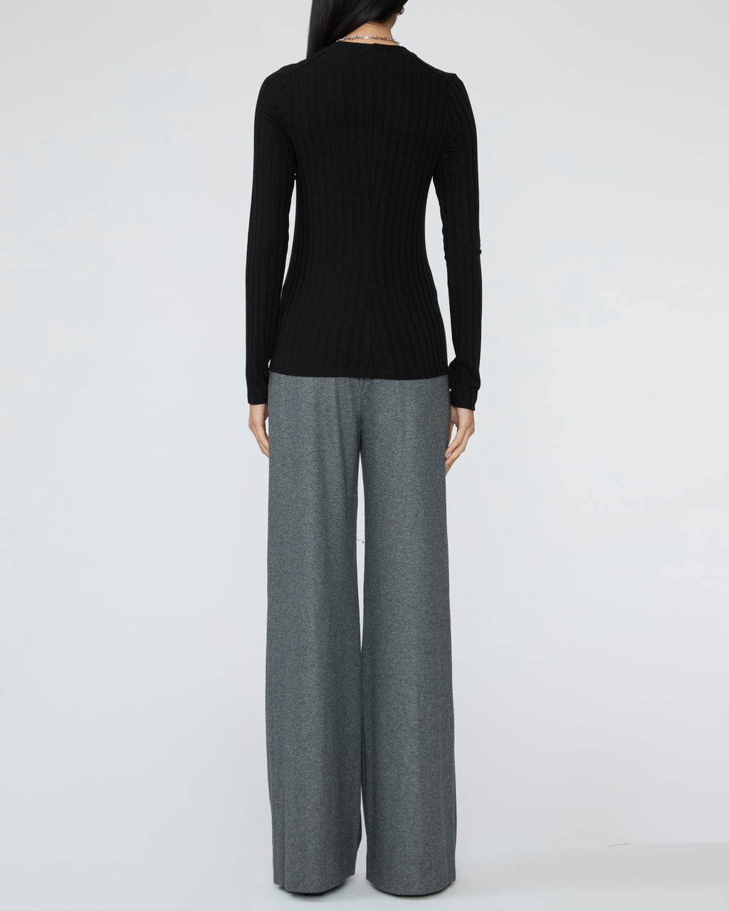 LELUXE Sophie Crew in Black