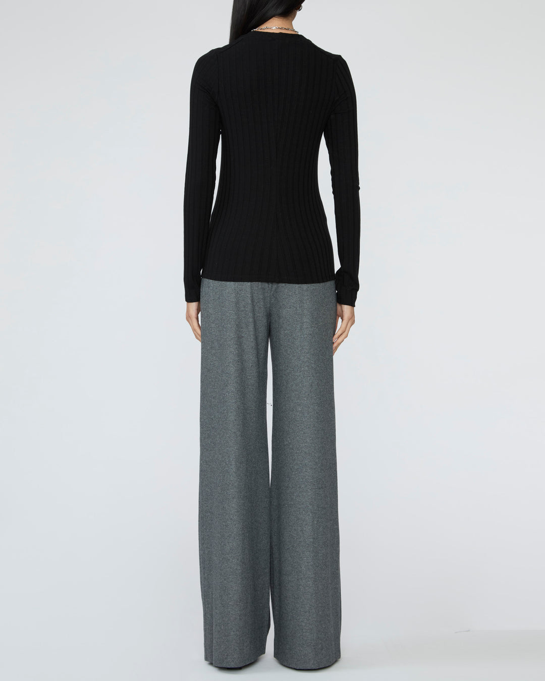 LELUXE Sophie Crew in Black