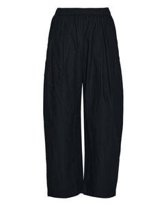 Spa Pleat Pant in Black
