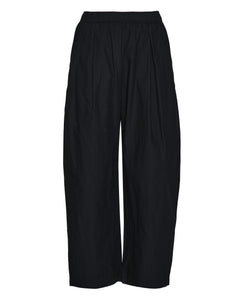 Spa Pleat Pant in Black